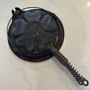 Antique Griswold #18 Heart and Star Cast Iron Waffle Iron Low Base